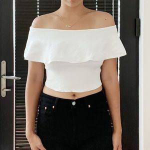 Aritzia Babaton Off the shoulder top